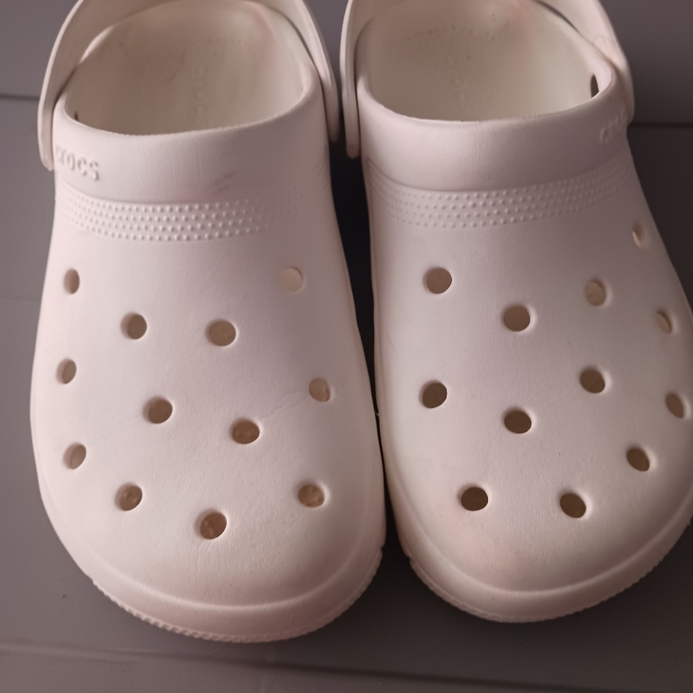 CROCS unisex white sling back clogs Size W 9/M 7